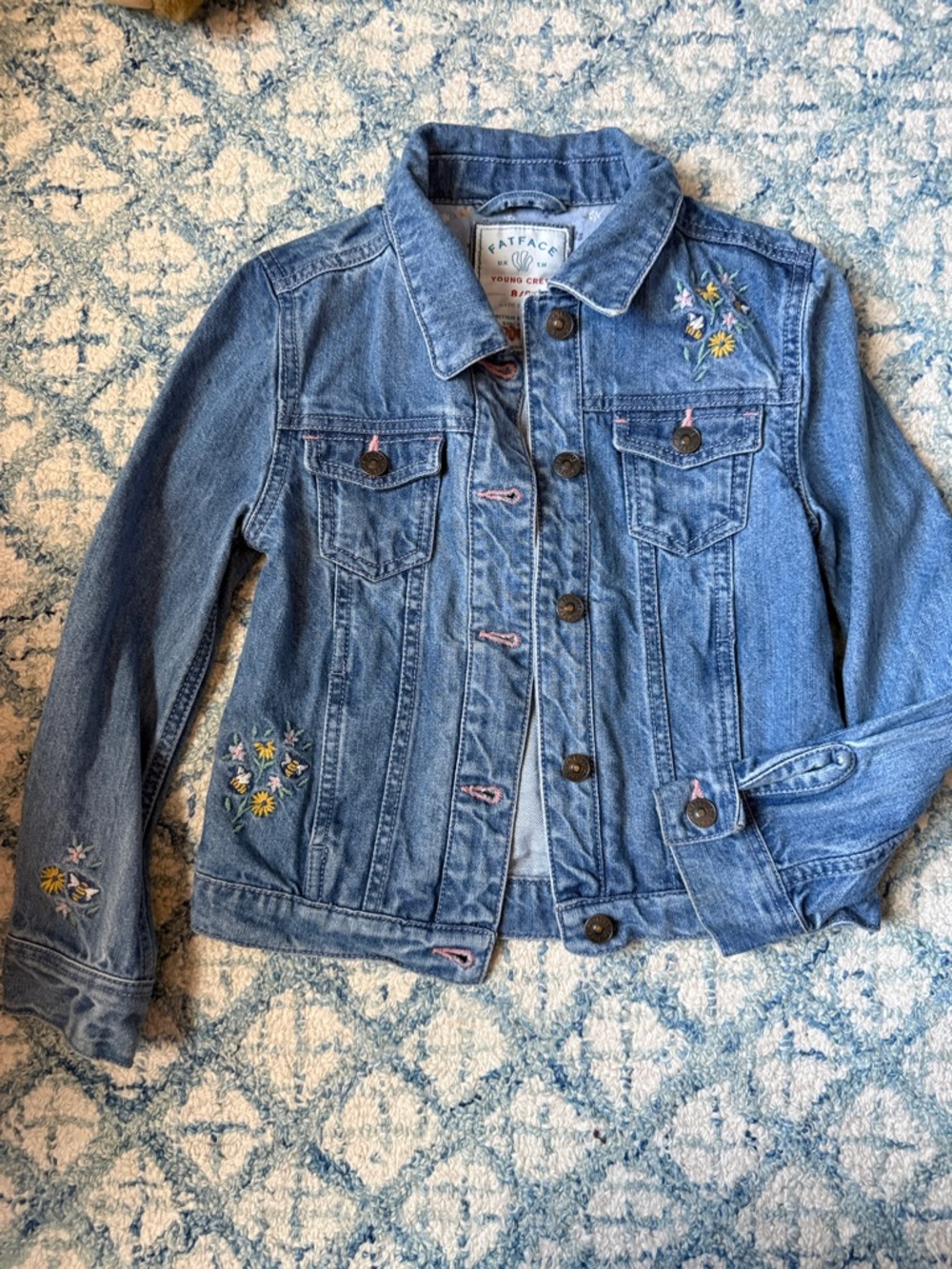 FatFace Light Blue Floral Denim Jacket Girls Kids size 8/9 UK embroidered pink